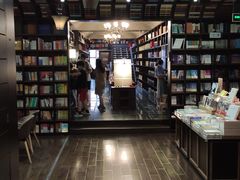 -钟书阁(松江泰晤士小镇店)