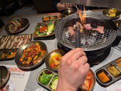 -草家酱蟹炭火烤肉店(珲春南路一店)
