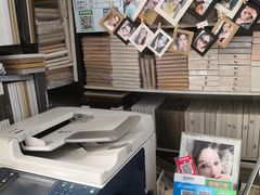 -红裙子照相馆(曹安路轻纺市场店)