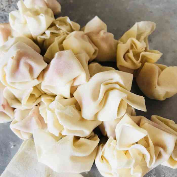 安庆馄饨砂锅粉丝面条-"环境一般般,加点辣挺好吃,最低六七块一碗.