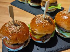 -三勾JJJ Burger&Coffee(梅溪湖店)