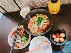 香辣牛骨汤面-贡梅老面馆·蟹粉面·无锡特色小吃(南长街主推店)