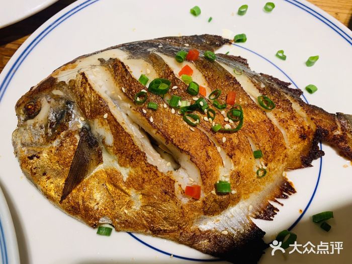 鸡毛兑糖·家宴秘制烤鲳鱼图片
