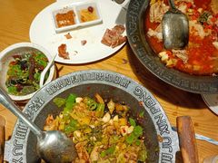 -聚鑫朋酸菜肥肠(文艺路口店)