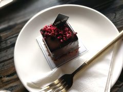 -UNI UNI(环亚凯瑟琳店)