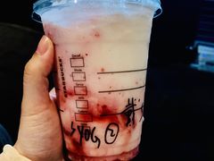 草莓酸奶星冰乐-星巴克(凯德晶萃店)