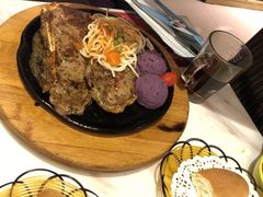-豪客来牛排(中央花苑店)
