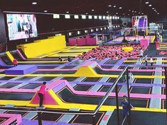 -嘿哟动霸CHUA·新潮玩运动娱乐中心·蹦床滑冰团建乐园