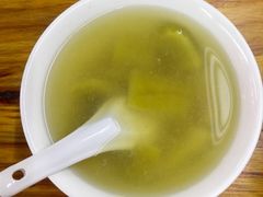 苦瓜黄豆炖龙骨汤-林尧隆江猪脚饭店(东门店)
