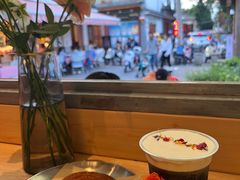 风城玫瑰-大青树咖啡(大理古城店)