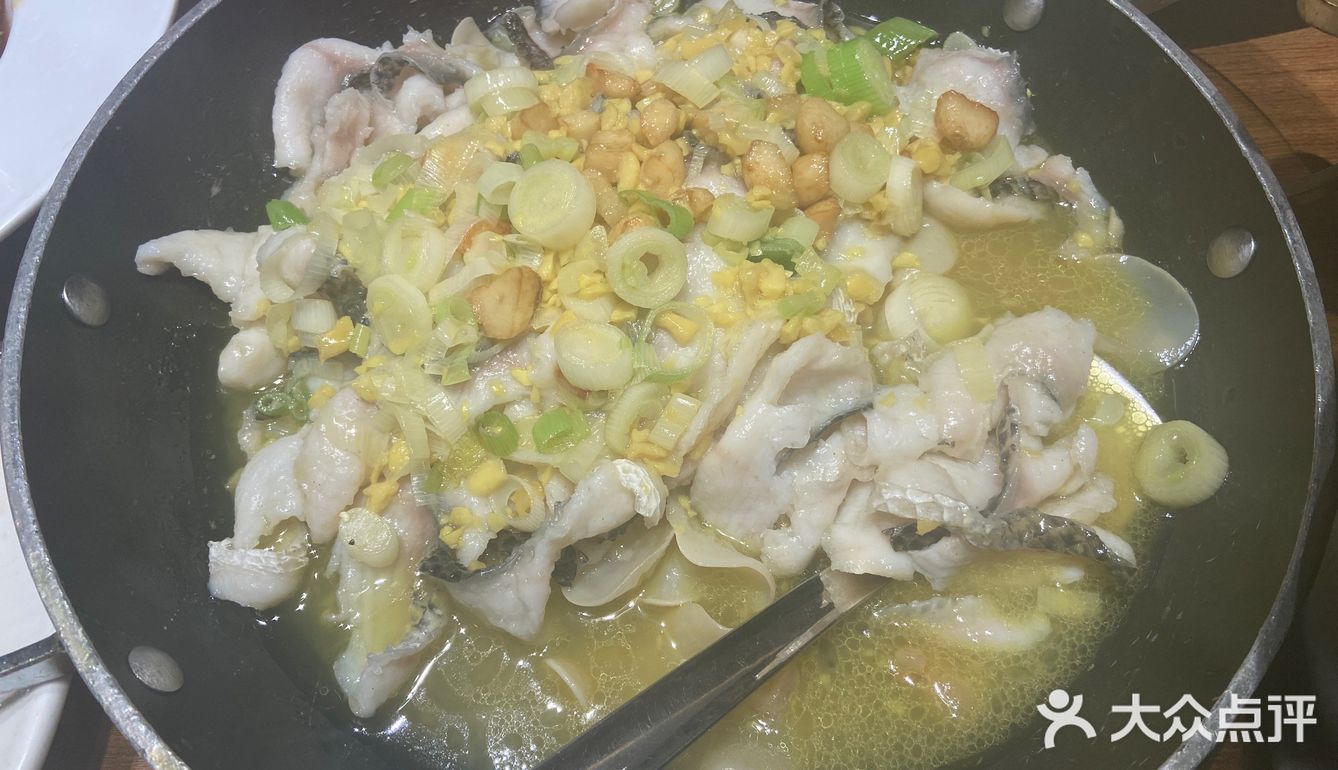 多了几分食堂里所没有的紧致感片片鱼香浓入味