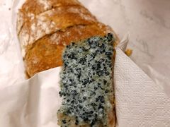 黑松露鱼子酱面包-Let's Taipei 非常烘焙(太古里店)