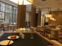 大堂-鱼鲜饭香·招牌汽锅剁椒鱼头王