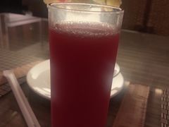 -浅深休闲酒店-停车场