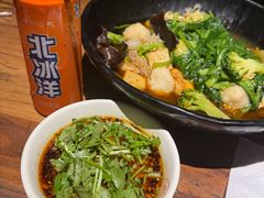 -万记麻辣烫国展总店