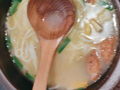 -良米山·云南野生菌过桥米线(上海首店)