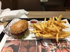 -The Habit Burger Grill 哈比特汉堡(爱琴海店)