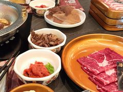 -牛YO寿喜烧·铁板烧和牛火锅自助(市府恒隆店)