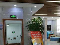 -茂菊口腔连锁(浦东南路店)