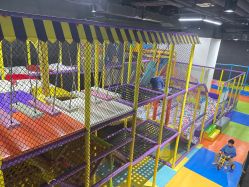 -蹦贝运动中心·蹦床·攀岩·闯关(龙岗店)