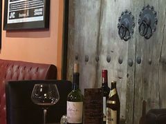-SISTERS BAR RESTAURANT川意酒馆(嘉善老市H楼店)