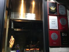 烤鸭现场-四季民福烤鸭店(前门廊房二条店)