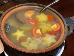 黎家织妹酸鱼汤-蜈支洲岛珊瑚酒店临海阁中餐厅