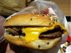 英伦风味双层牛堡-麦当劳(静安寺店)