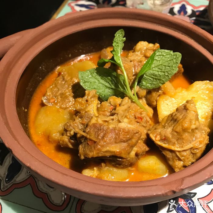 跃界新加坡餐厅(新中关店)仁当牛肉图片