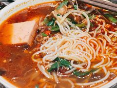 -粉八·云南米线·建水烧烤(常熟路店)