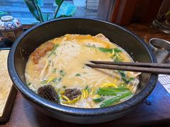 -银米·云南传统过桥米线(双廊黑金冠店)