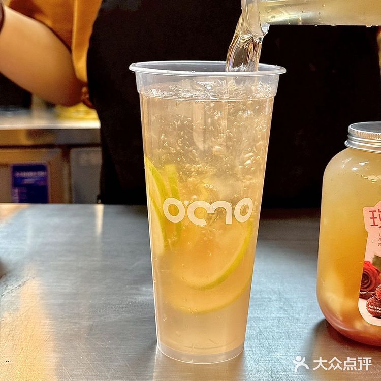 这家店,直接把“夏天该有的样子”装进杯子里了