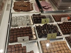 -VENCHI 闻绮(北京国贸商城店)