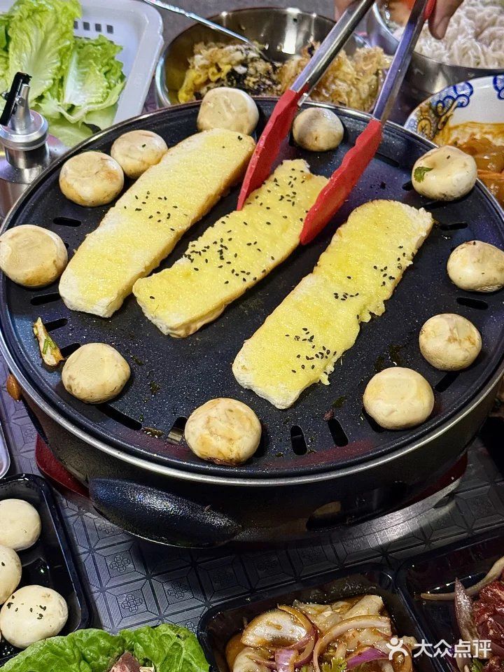 😋东北烤肉天花板！鲜牛肉香到上头🔥