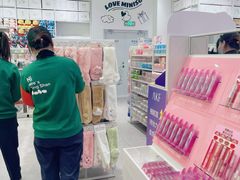 -名创优品(北京新中关购物中心地铁层店)