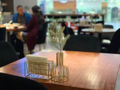 -POKEE VIA&Brunch·维娅(重庆来福士店)