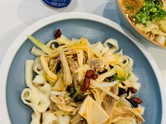 新疆椒麻鸡-董小西的凉皮和椒麻鸡(三元桥店)