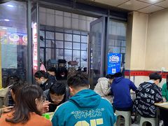等位区-吉庆桂林米粉·柳州螺蛳粉(港汇广场店)