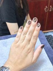 -花岐款式专研健康美甲沙龙