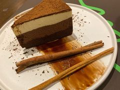 -Chom Cafe and Restaurant