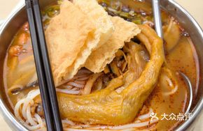 Spicy Braised Duck Feet Luosifen