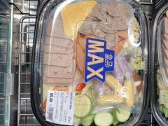 -盒马X会员店(王府井奥莱UP TOWN店)