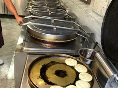 自助取餐区-蕃坊酥小蒙牛肉饼(怀远市场店)
