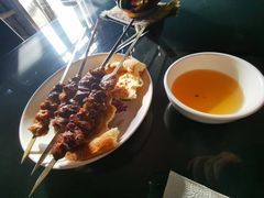 -烤肉小伙烤肉店