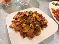 -汗腾格里·风味餐厅(新疆驻京办店)