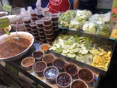 -席娜卡琳火车铁道夜市
