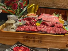 -铭牛烧肉·和牛海鲜自助(高新月牙湖店)