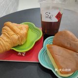 S+开在小区底商，来往的估计都是小区的住户