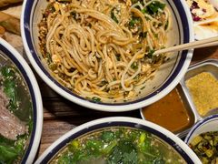 -云阿蛮云南生烫牛肉米线(奉贤路店)