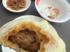 招牌鲜肉包-天宫院小吃·包子炒肝儿(管庄店)